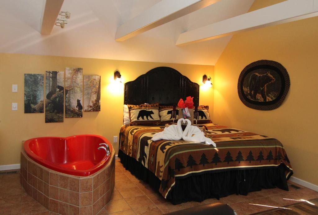 Gatlinburg Ski Chalet | Mountain Romance