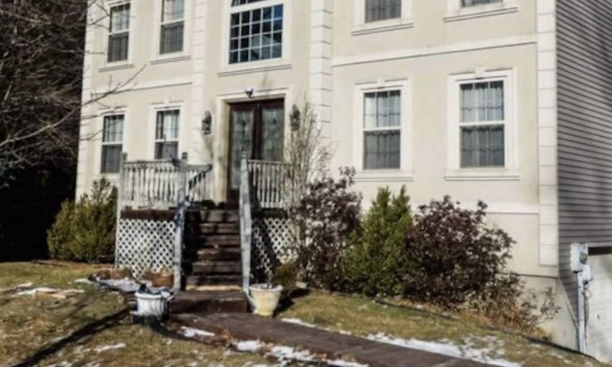 Rock Hill House | Mountain’s Majesty