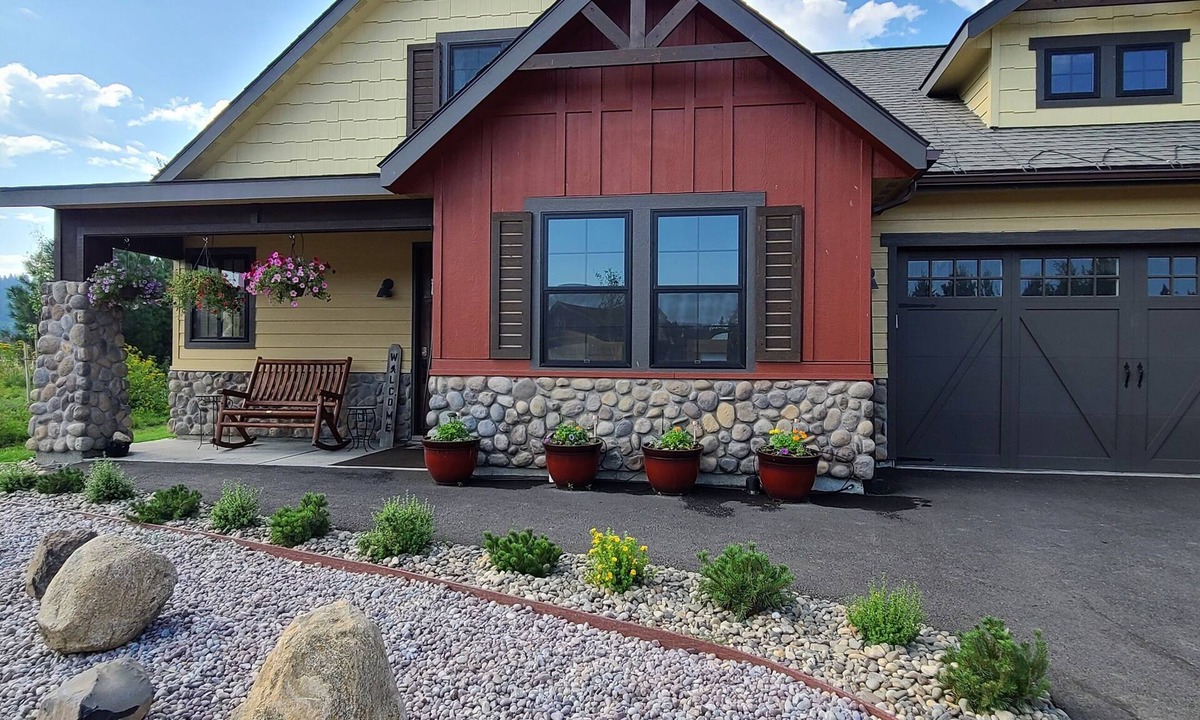 McCall House | Mountain Solar Home, sleeps 8