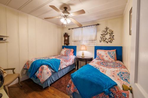 Valley Head House | Mountain & Sunset Views - Walk to Downtown Mentone