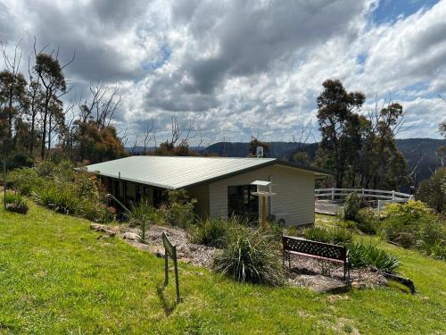 Mount Tomah House | Mountain Tranquility