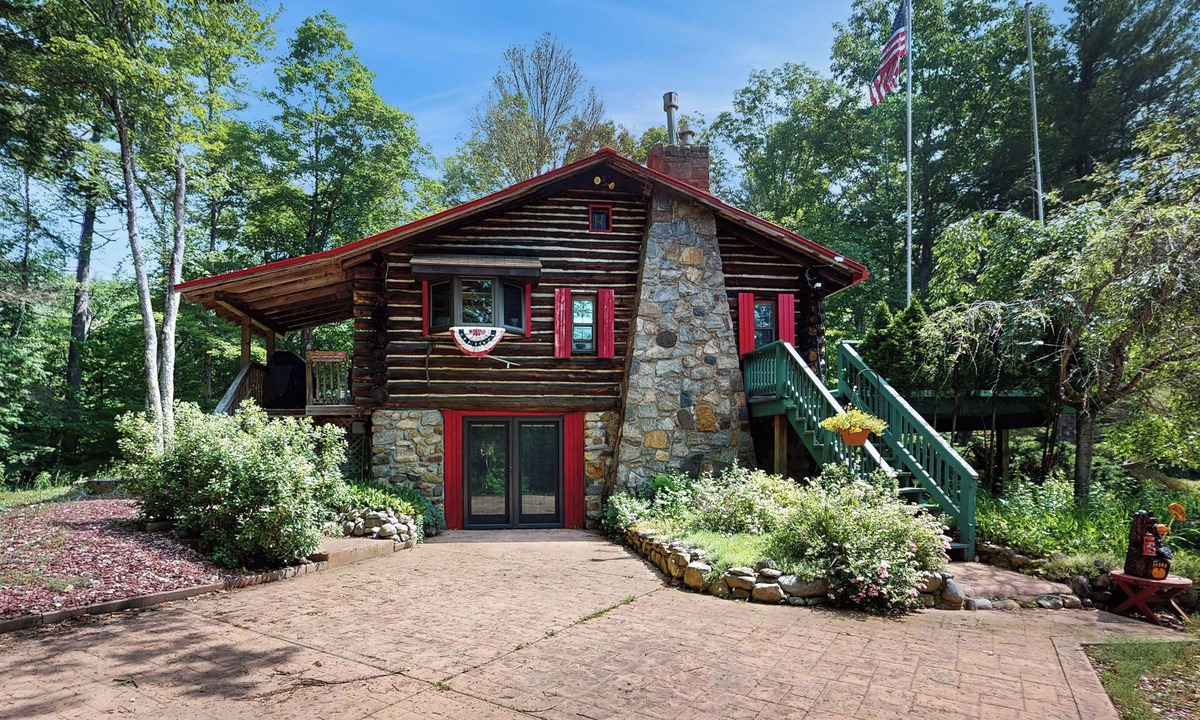 Bolton Landing House | Mountain-View Cabin w/Fireplace & Arcade Games