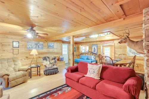 Mountain View House | Mountain-View Cabin on Farm: 3 Mi to Town & Shops