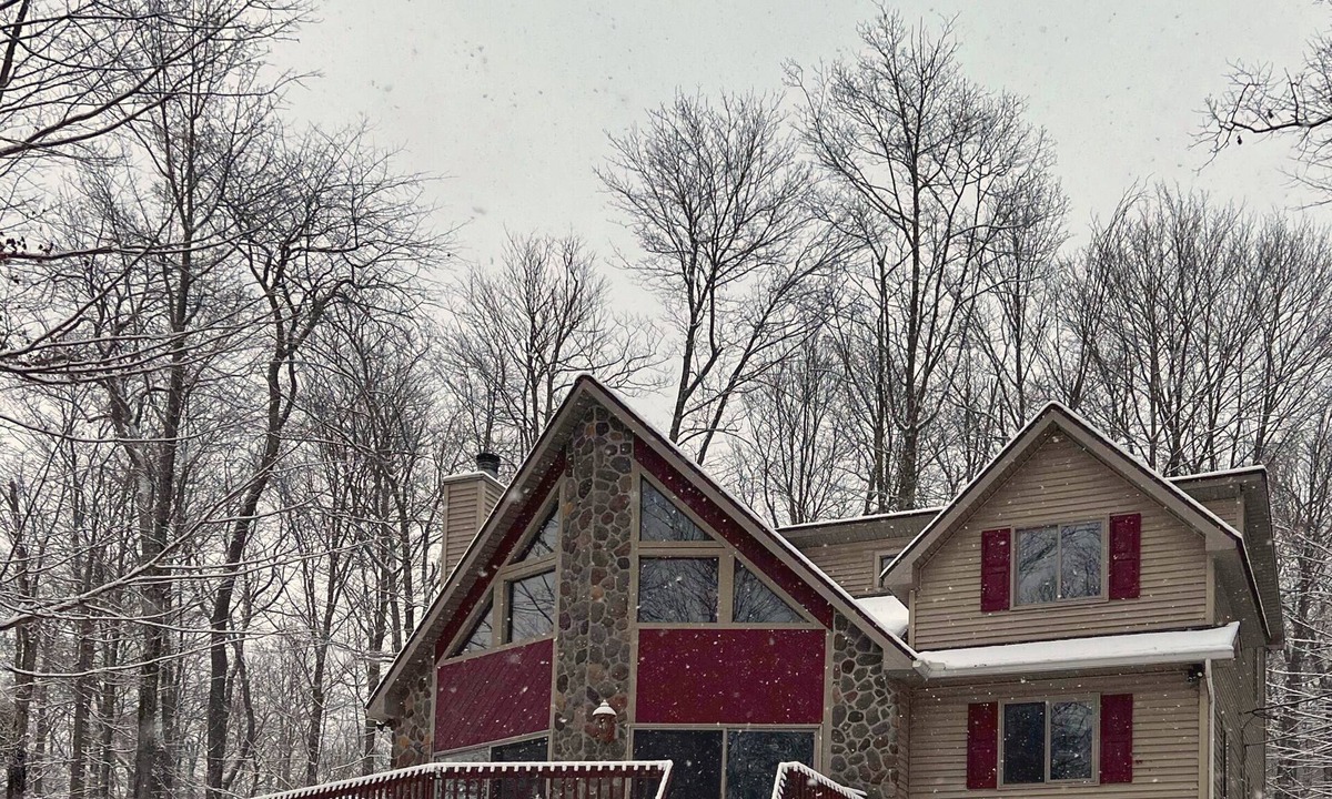 Locust Lake Village Ski Chalet | Mountain View Chalet - Hot Tub, Lakes, Skiing