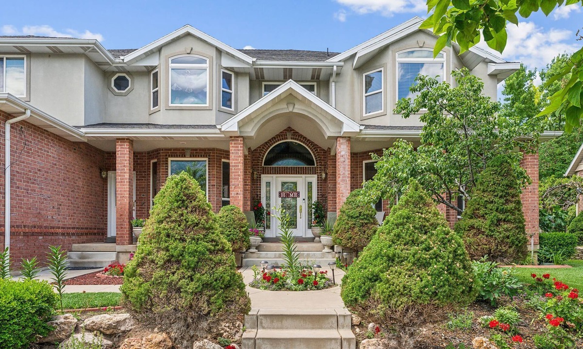 Layton House | Mountain View Chateaux