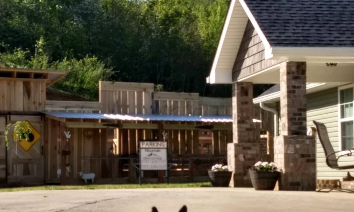 Trenton Cottage | Mountain View Cottage