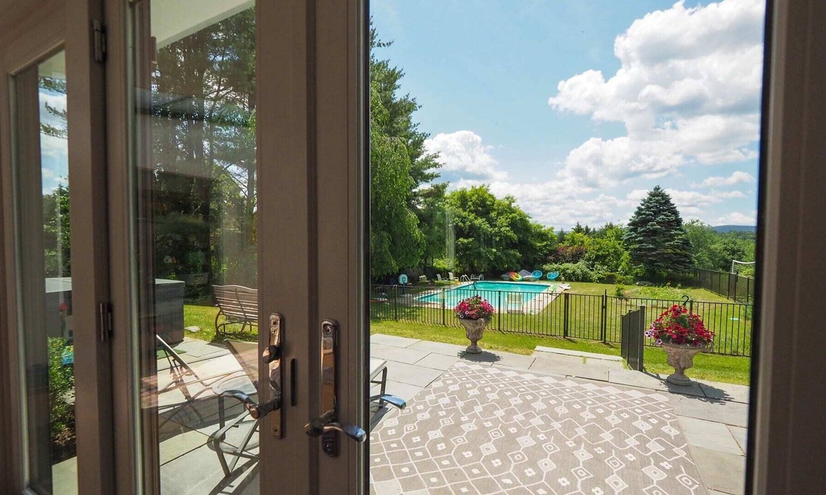 North Egremont House | Mountain View Estate Sleeps 18