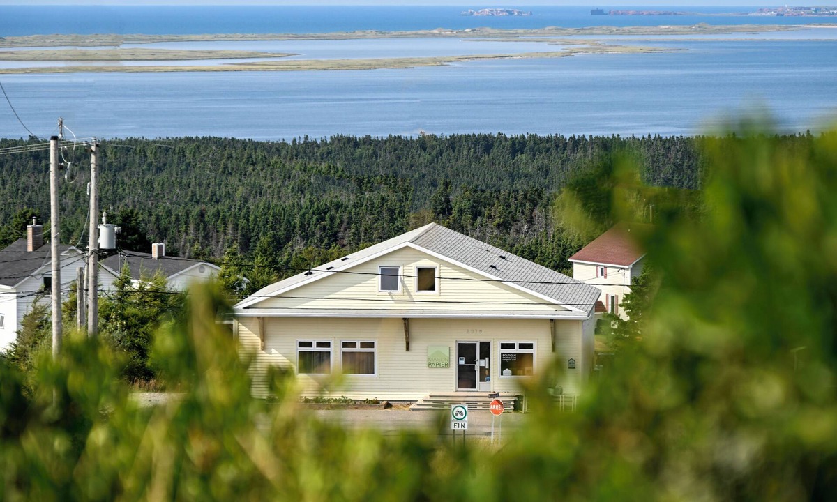L'Ile-du-Havre-Aubert Hotel | Mountain view family room