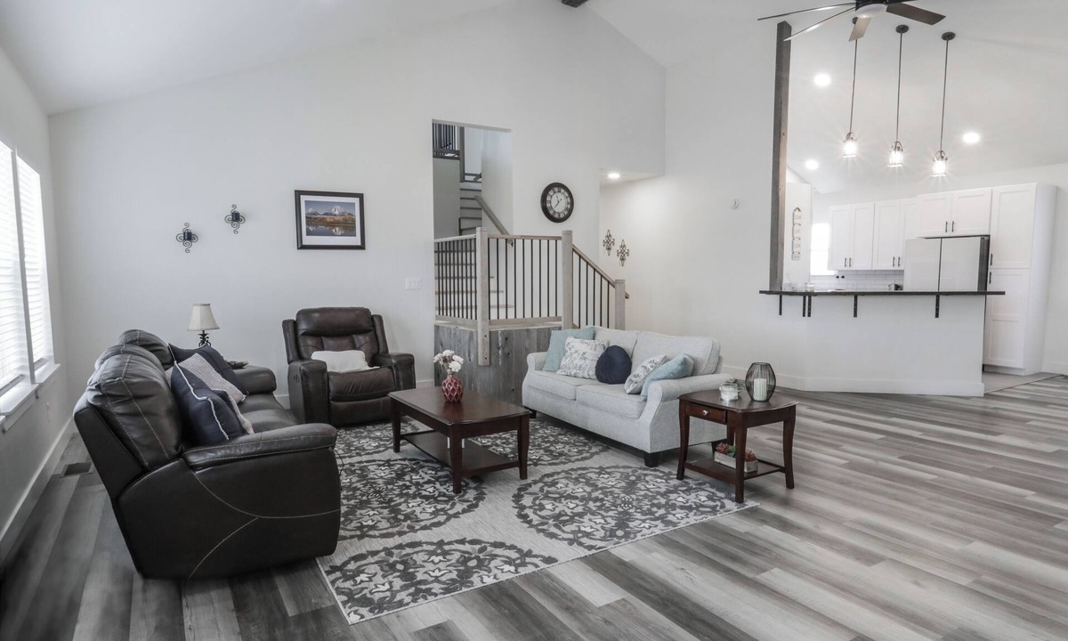 Big Timber House | Mountain View Home, 5 bedrooms large, open spaces!