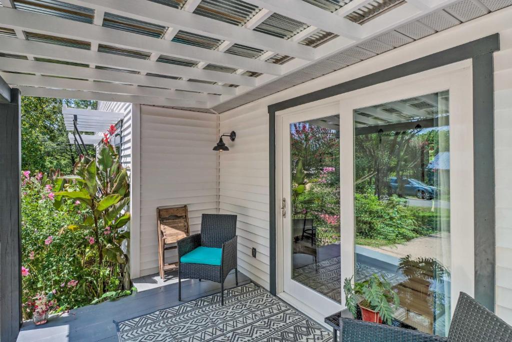 Mountain View House | Mountain View Home Steps to Amphitheater Park