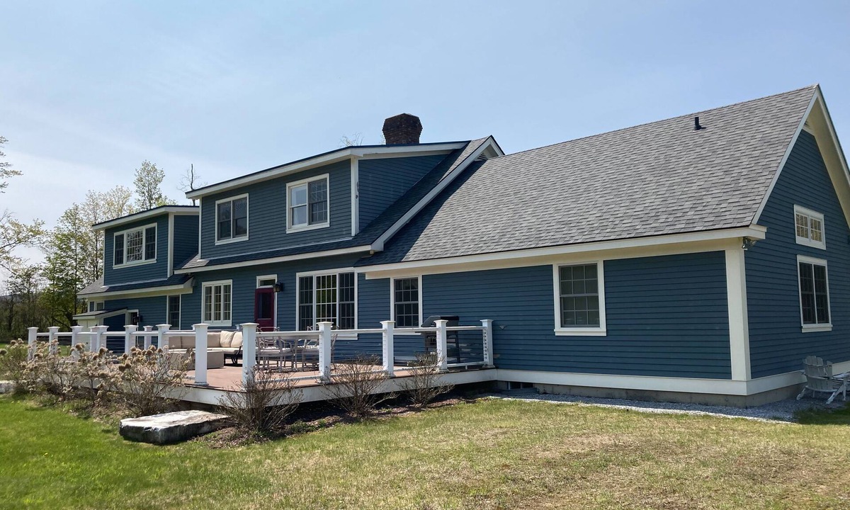 Dorset House | Mountain view home with large yard, lovely deck, pool table & fireplace