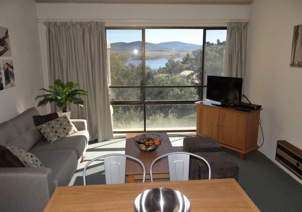 Jindabyne Apartment | Mountain View, Kirwan 9