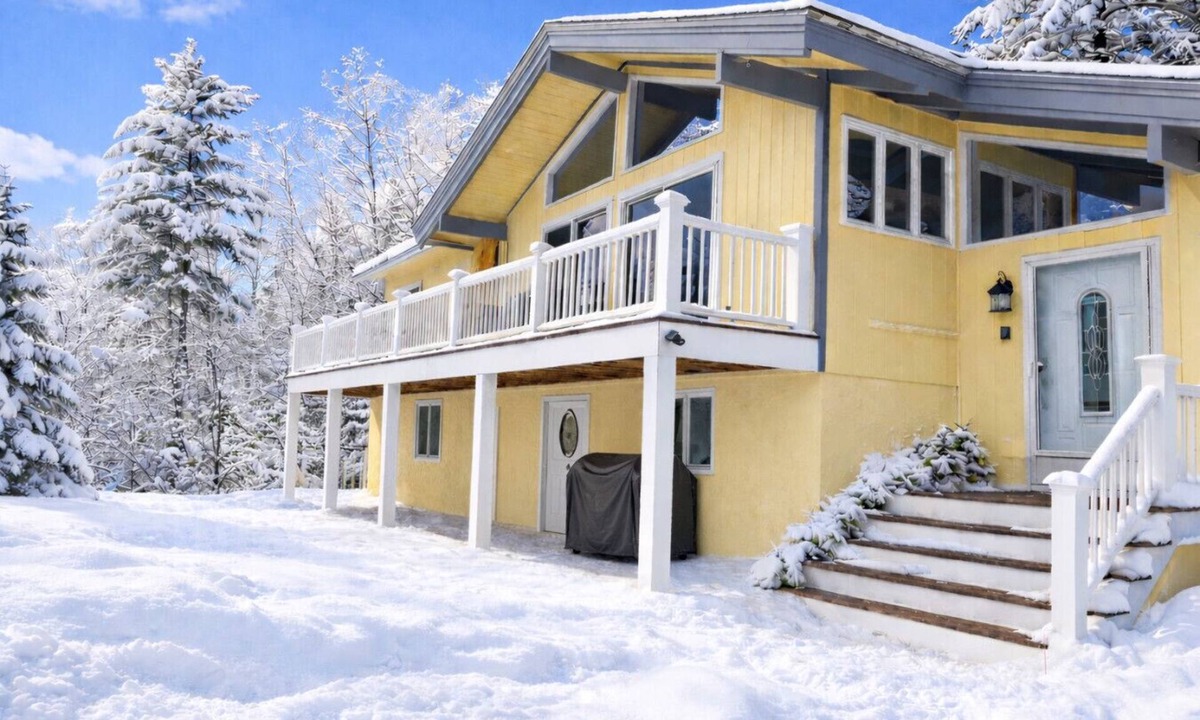 Jackson Ski Chalet | Mountain View Modern Chalet w/Fire Pit & AC