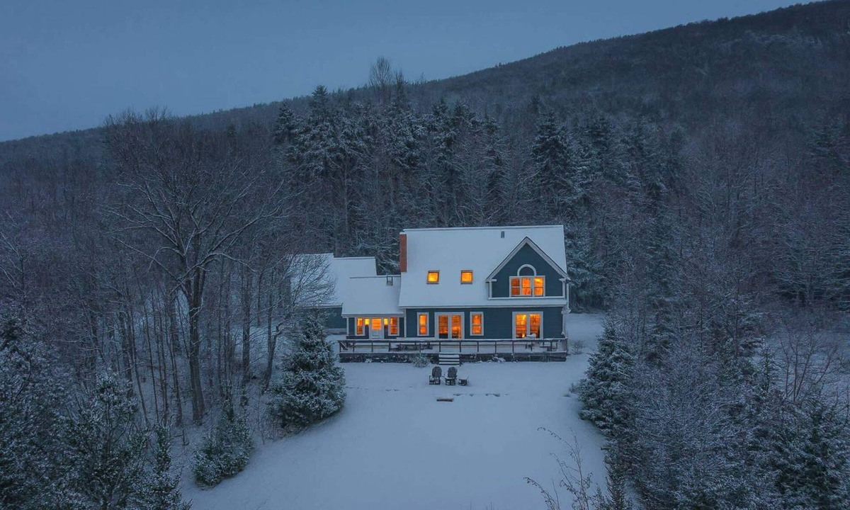 Morrisville House | Mountain View: Privacy | VIEWS! | Family Friendly