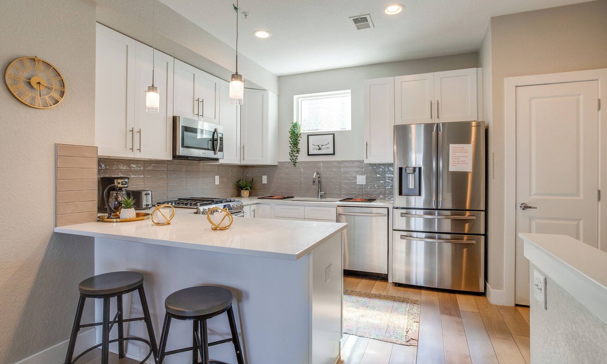 West Colfax Apartment | Mountain-view Rooftop Deck: Denver Townhome
