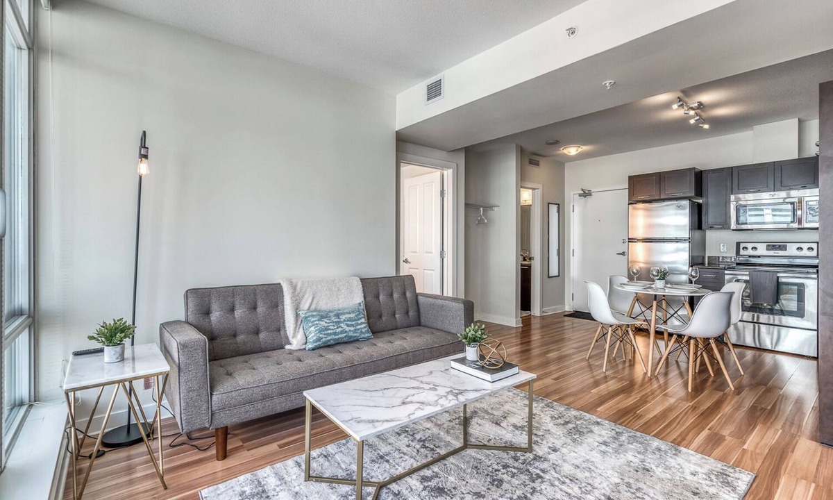 Brentwood House | Mountain Views! Bright & Spacious 2BD 2BA Condo