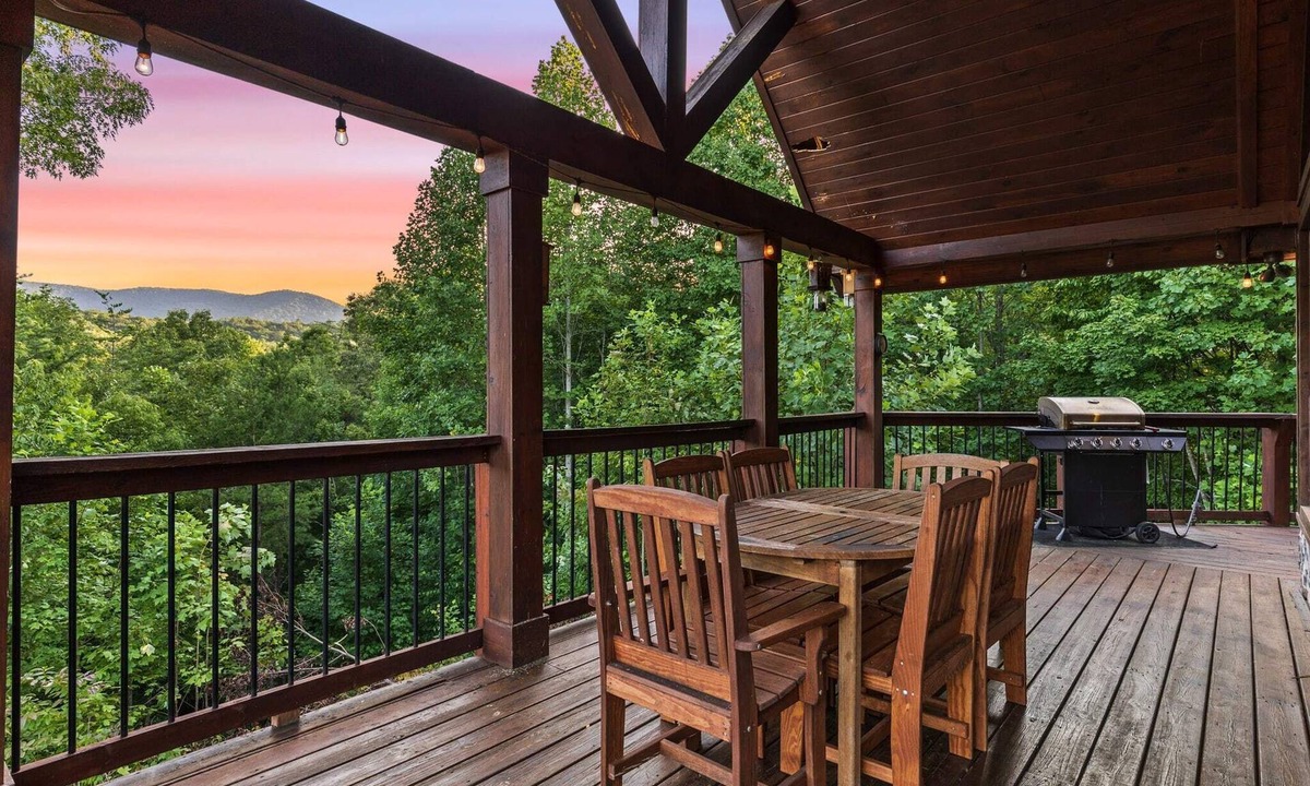 Epworth House | Mountain Views~ Hot Tub&Pool Table~ FirePit~ Games