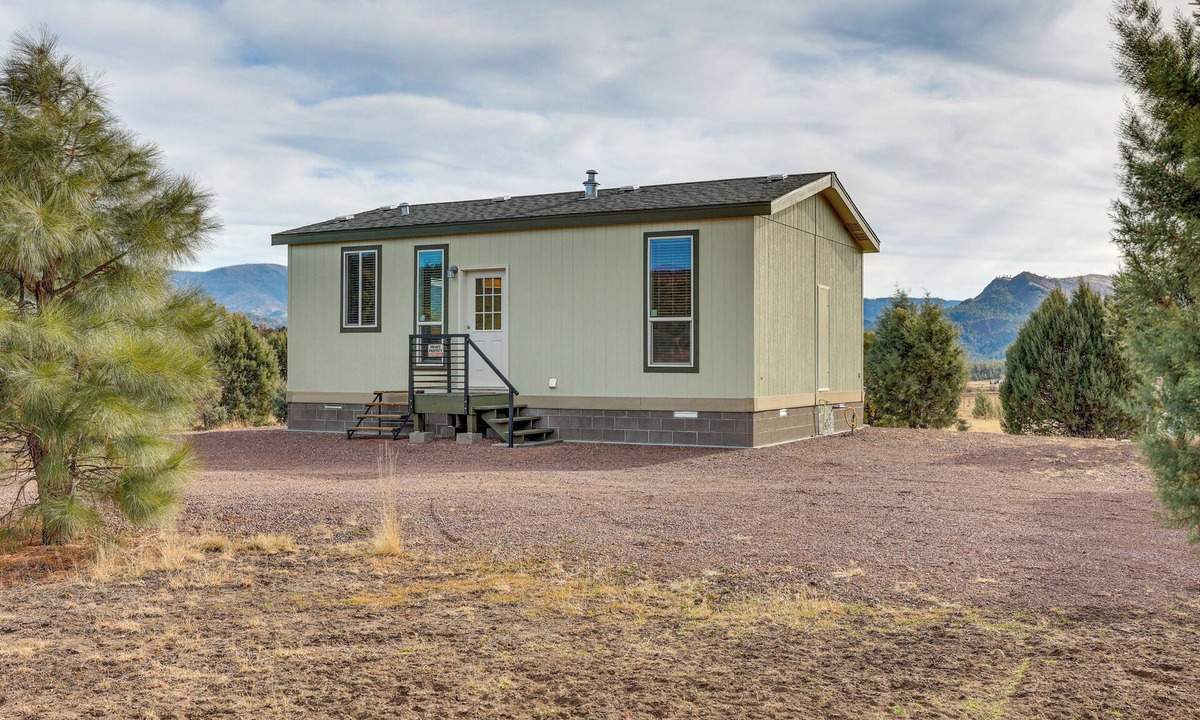 Eagar Cabin | Mountain Views & Ponderosa Pines! Arizona Escape