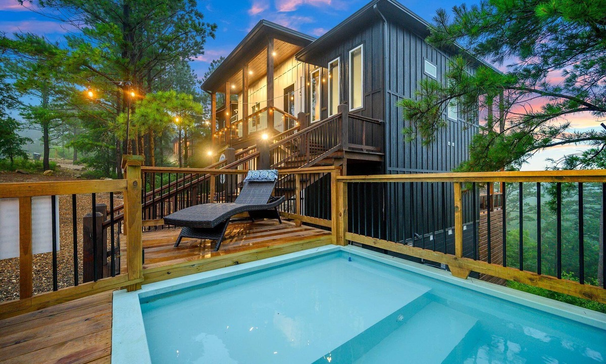 Broken Bow Cabin | Mountain Views Pool Hot Tub Sauna Luxury Escape