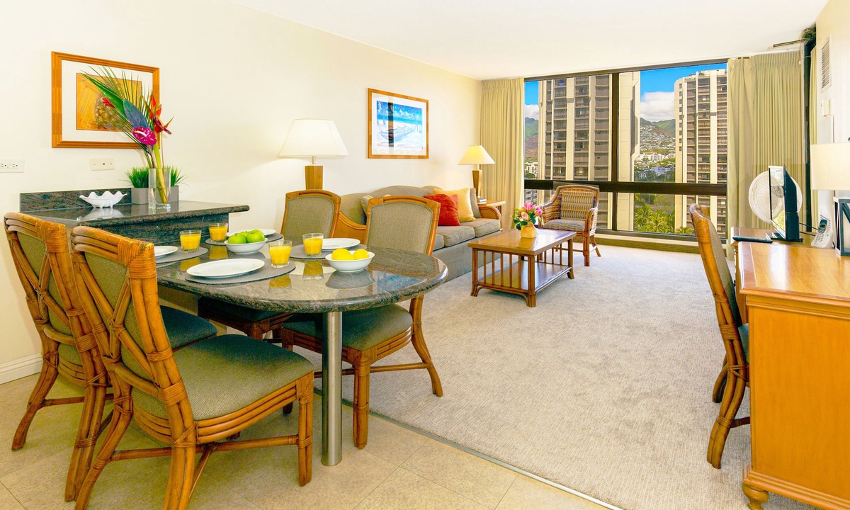 Waikiki Condo | Mountain Views & Steps to Beach + Free Parking!