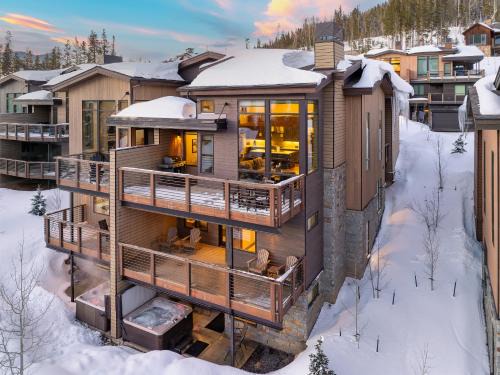 Winter Park House | Mountain Villa 401 Next To WP Resort I Private Hot Tub I Great Views I Activity Program