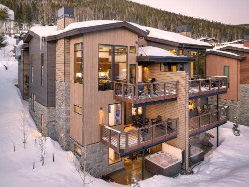 Winter Park House | Mountain Villa 403 Next To WP Resort I Private Hot Tub I Great Views I Activity Program
