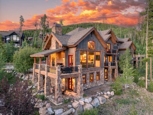 Winter Park House | Mountain Villa 510 Next To WP Resort I Private Hot Tub I Great Views I Activity Program