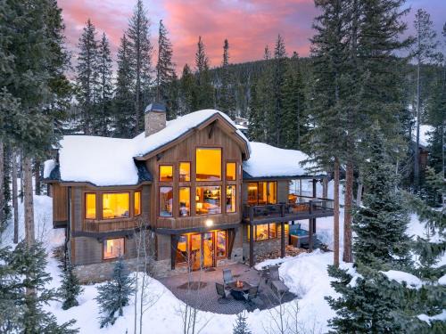 Winter Park House | Mountain Villa 960 Next To WP Resort I Private Hot Tub I Great Views I Activity Program
