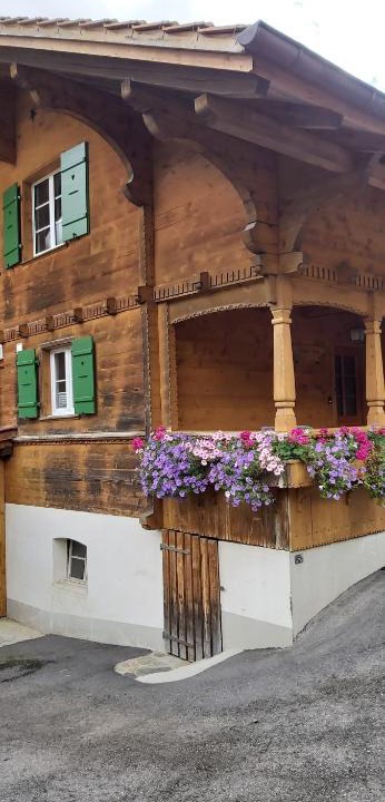 Hünibach House | Mountain Village Room