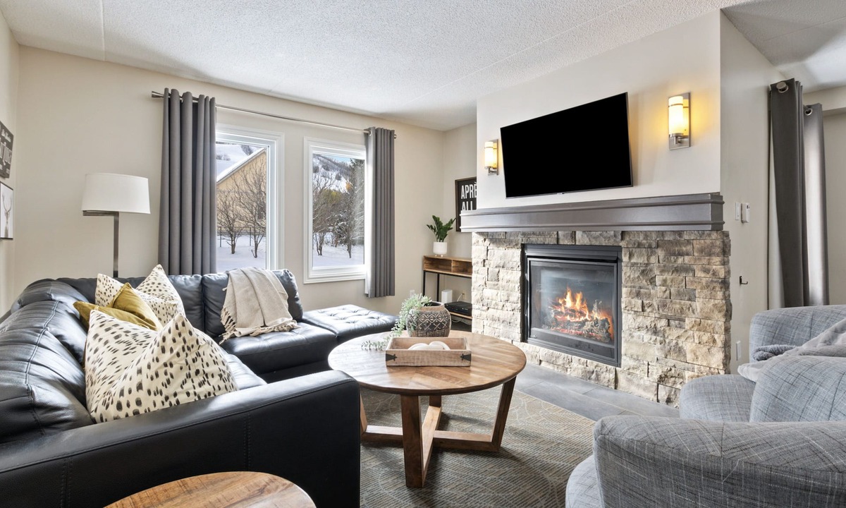 The Blue Mountains Hotel | Mountain Walk Condos