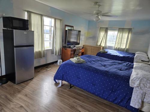 Mount Storm Hotel | Mountaineer Motel