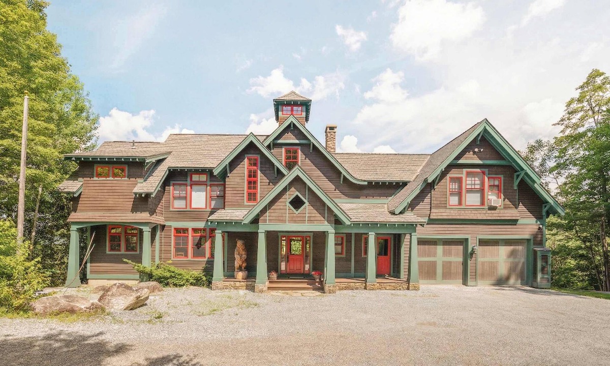 Ludlow House | Mountainside 5-BR Ski-In/Out Okemo Estate