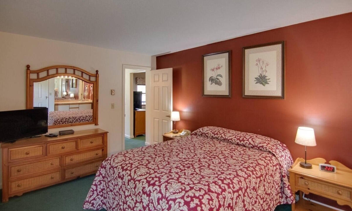 North Woodstock House | Mountainside Getaway at Deer Park Resort