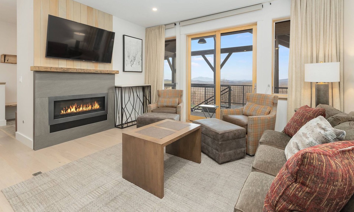Ludlow Condo | Mountainside Luxury 2-Level Condo at Okemo. Ski-In/Out.