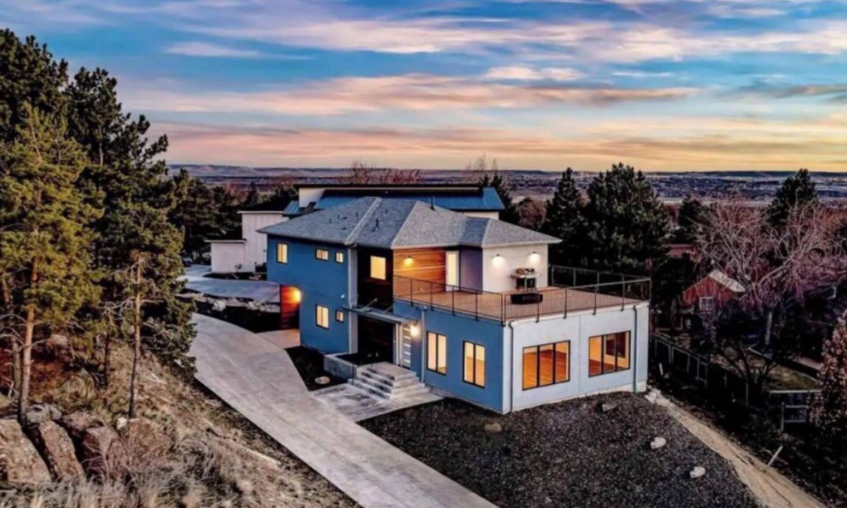 Boise House | Mountainside Luxury Entertainer | Game Room & Deck