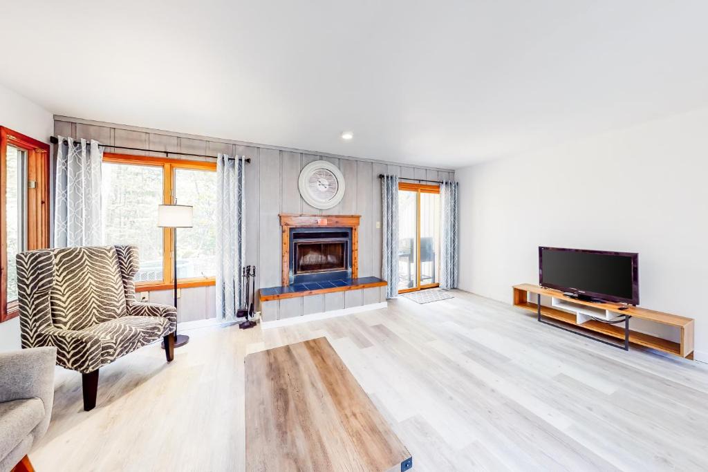 East Stroudsburg Apartment | Mountainside Oasis