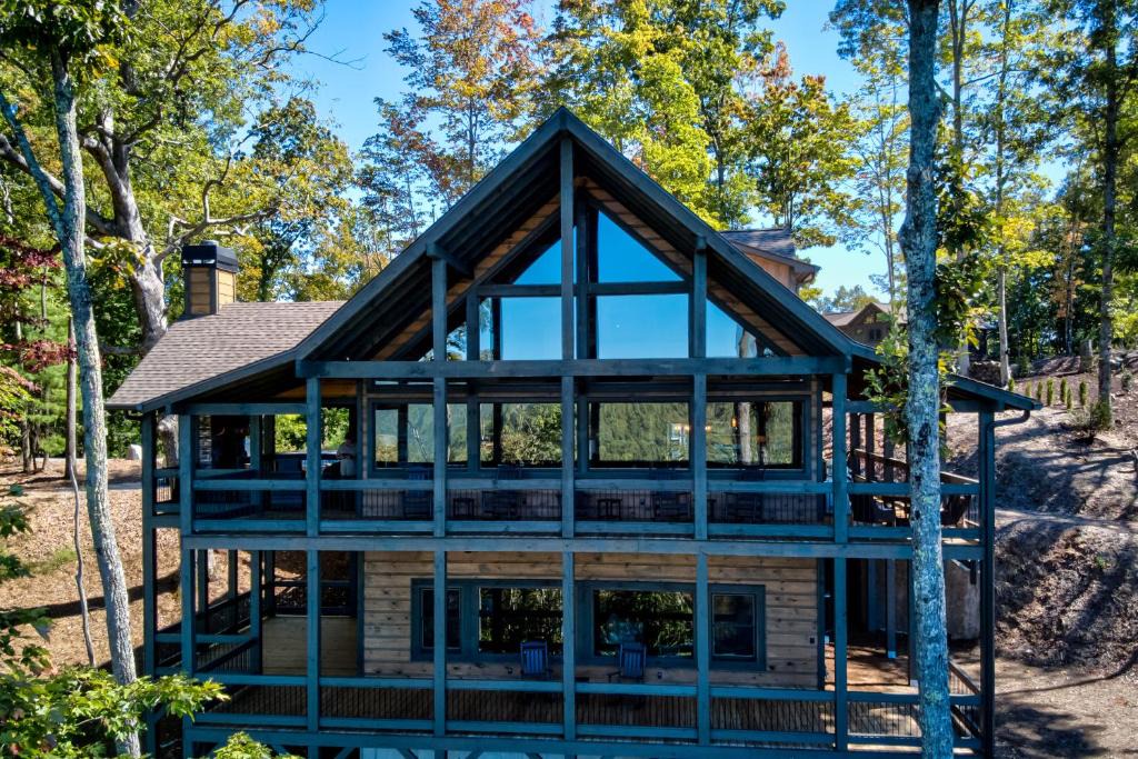 Aska House | Mountainside Retreat