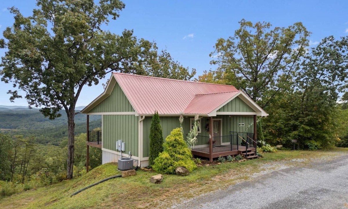 Tennga Cabin | Mountainside Retreat with Stunning Views
