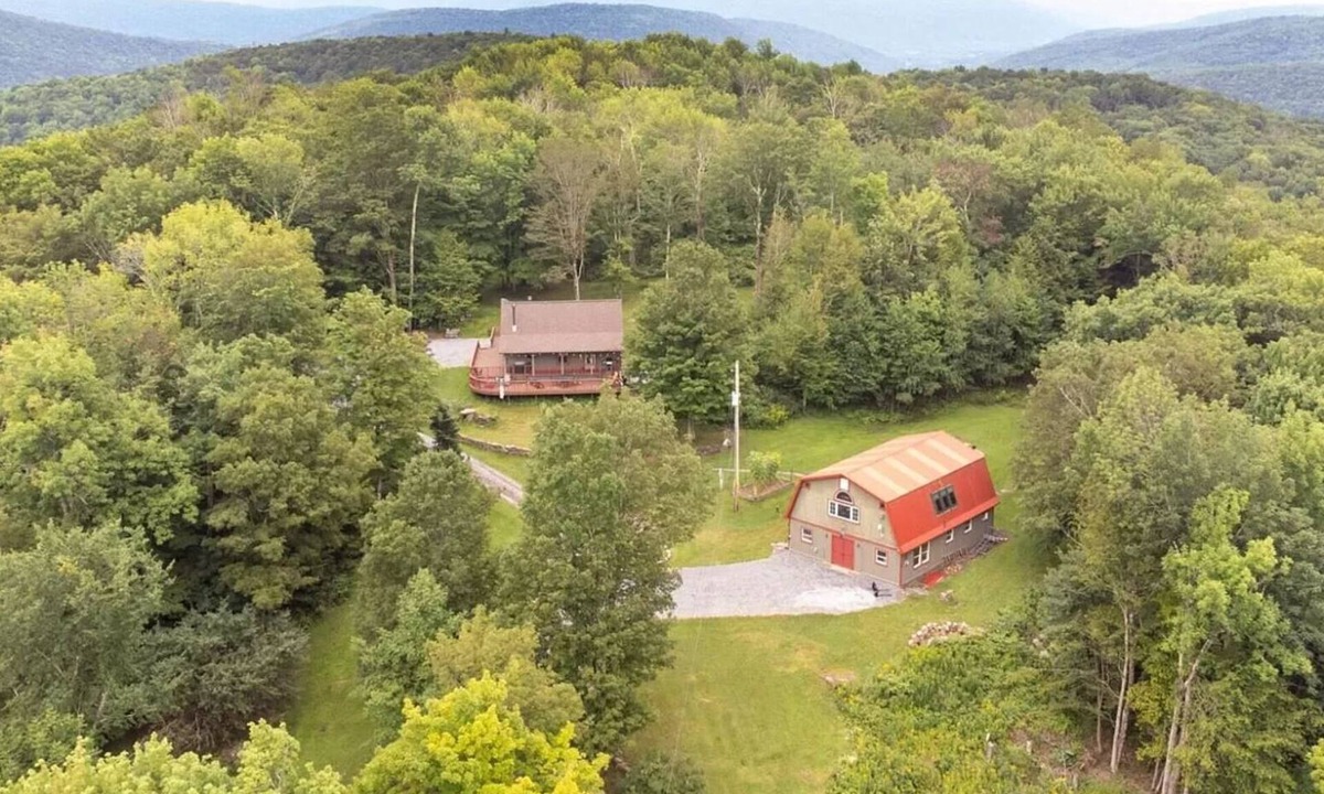 Margaretville Cabin | Mountaintop Catskills Dream Retreat