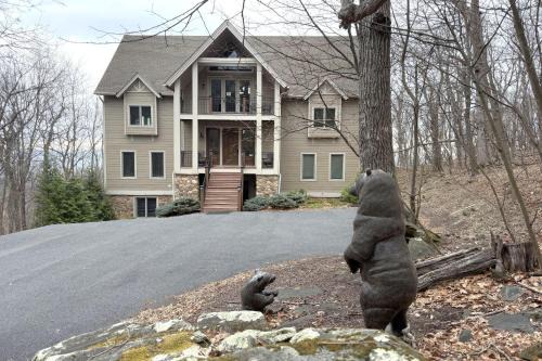 Nellysford House | Mountaintop Lodge with Wintergreen Advantage