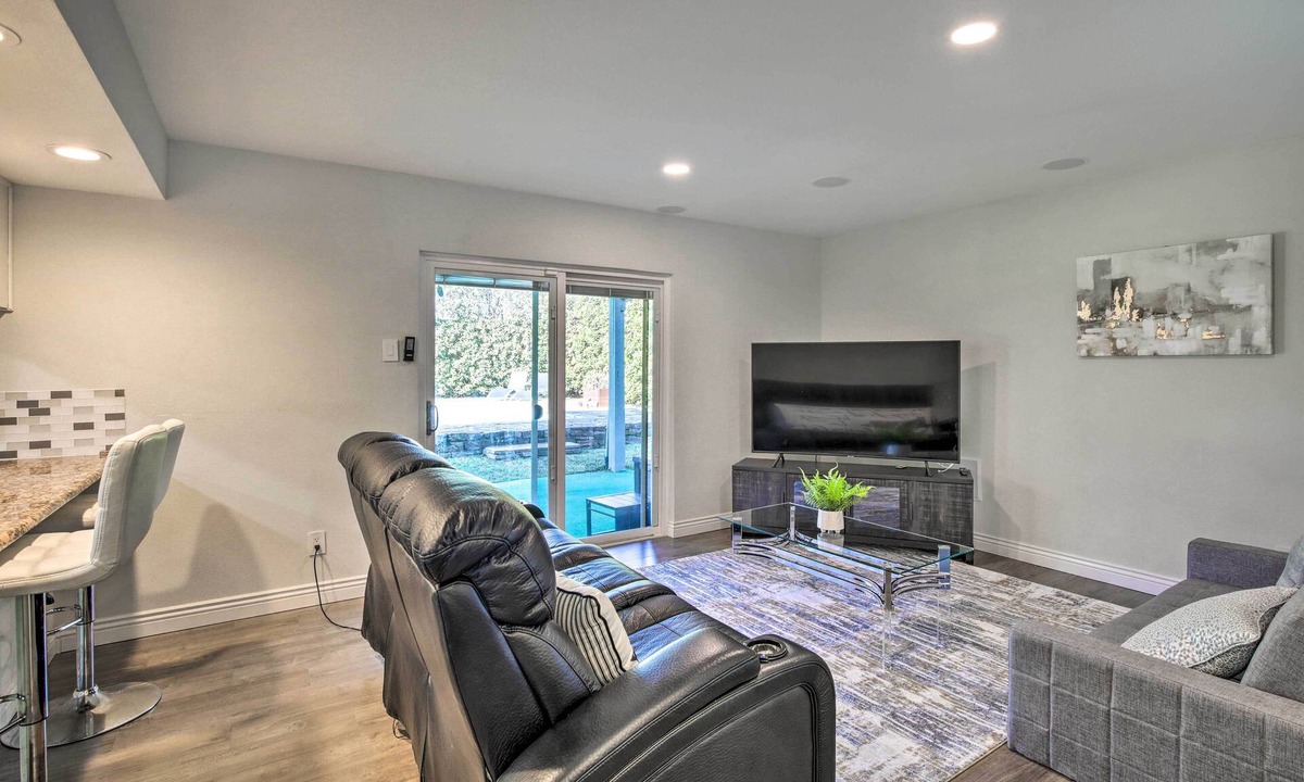 Richardson House | Movie Room & Private Pool: Richardson Retreat