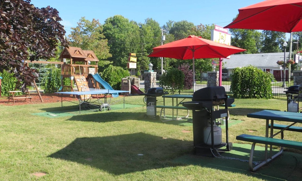 Wasaga Beach Hotel | Mozaik Motel