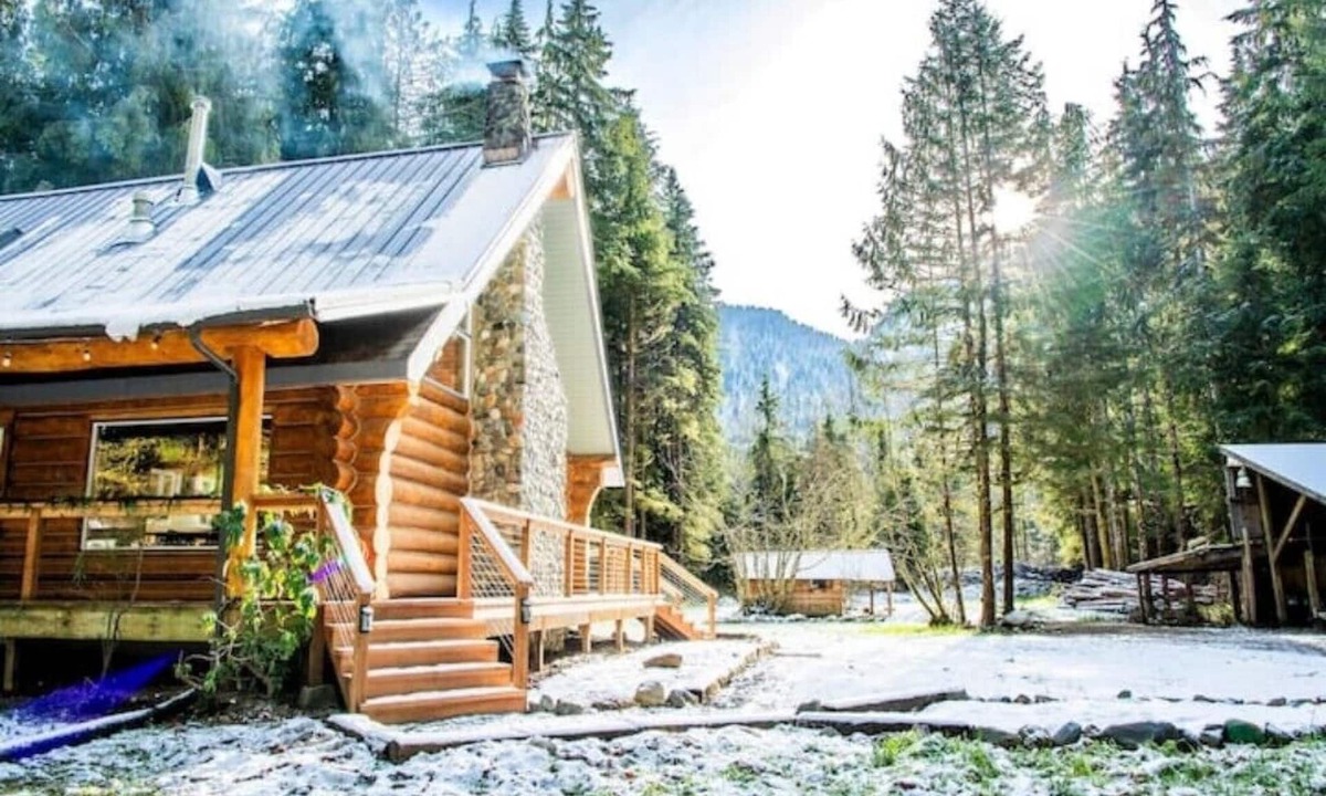 Verlot Cabin | Mt Pilchuck View Cedar's Cabin