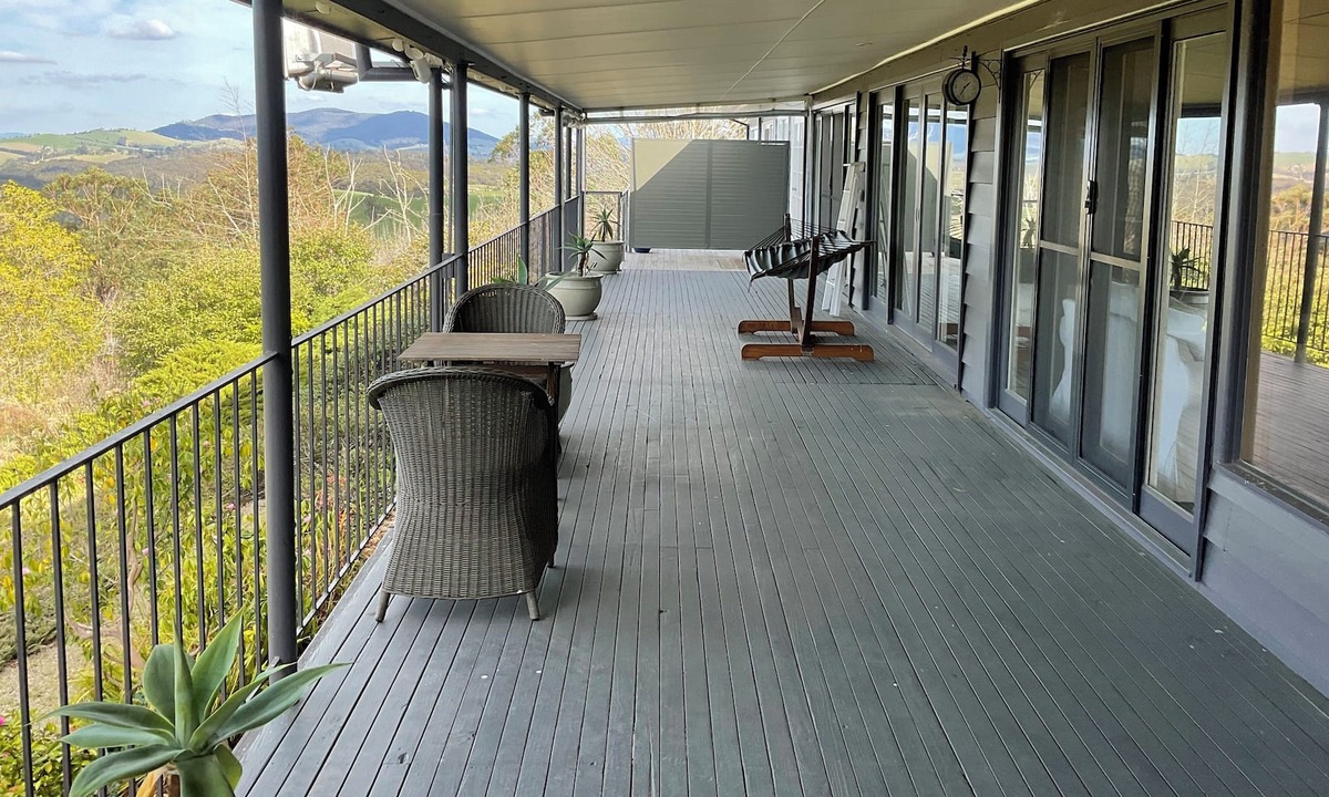 Healesville House | Mt Rael Corporate Retreat (6 separate cabins/suites) plus function centre