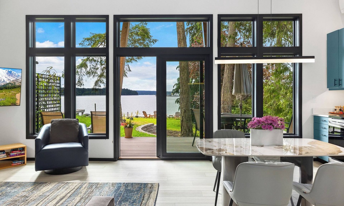 Poulsbo House | Mt Rainier View Beachfront Retreat - Private Beach