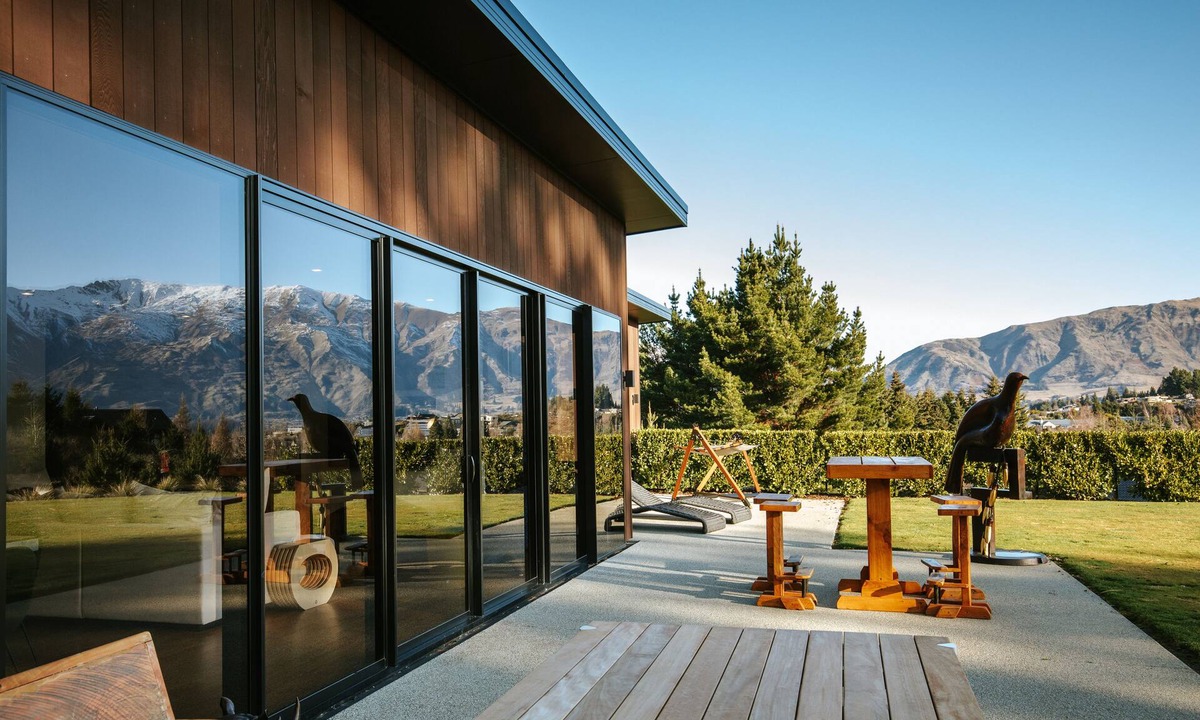 Wanaka House | Mt Roy Terrace - Art House