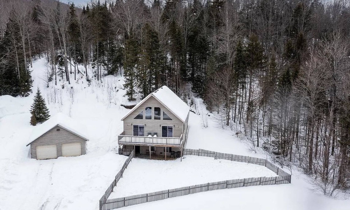 Green Mountains Ski Chalet | Mt. View Chalet Jay Peak/Stowe!