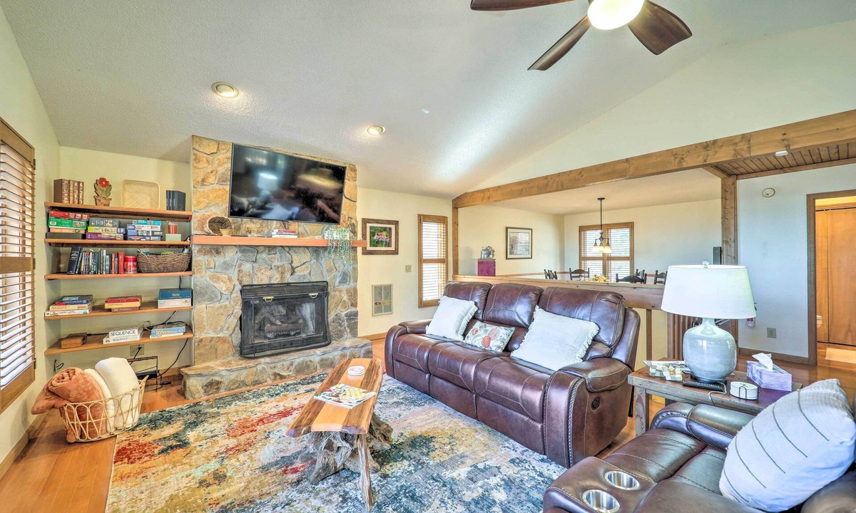 Charter Hills House | Mtn-View Cabin w/Deck, 2 Mi to Beech Mtn Slopes!