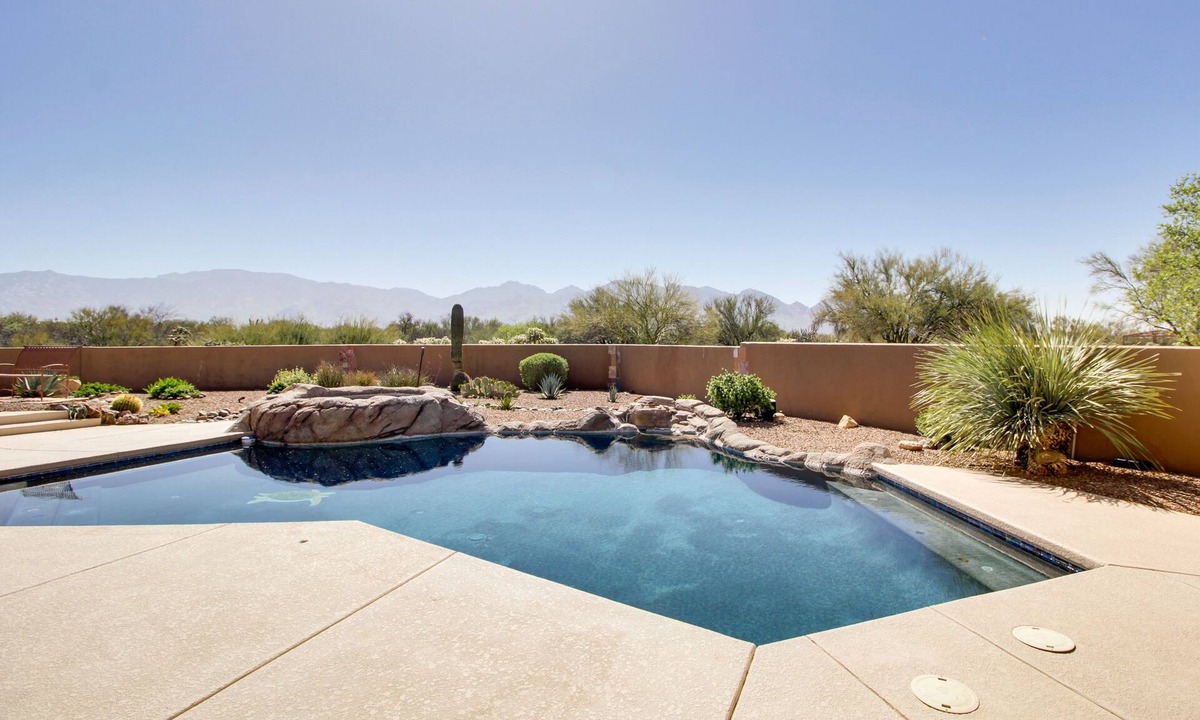 Oro Valley House | Mtn-View Oasis w/Pool, Spa & Gym in Oro Valley!