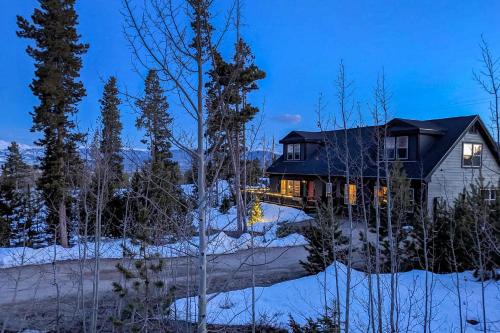 Winter Park Highlands House | Mtn-View Retreat w/Hot Tub in Granby!